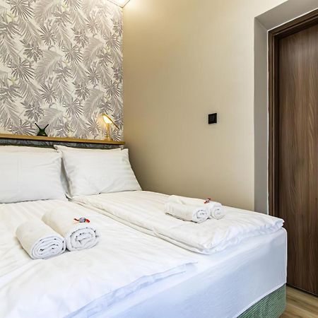 Oasis Apartment On The Broadway With Ac Budapest Kültér fotó