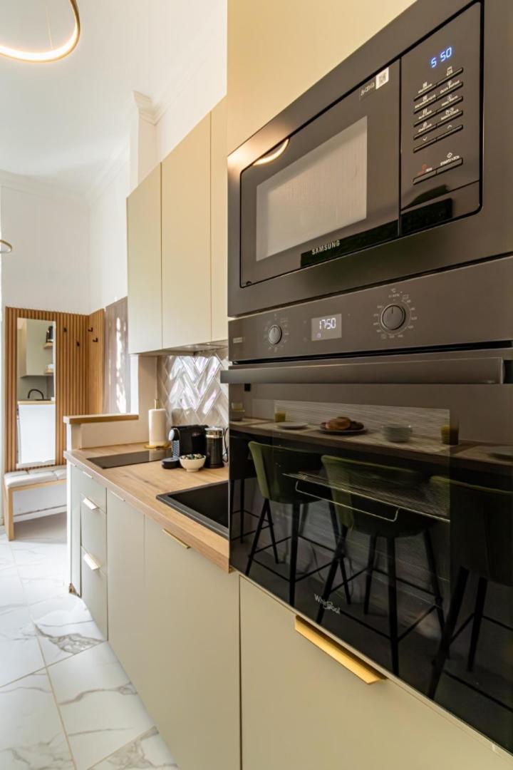 Oasis Apartment On The Broadway With Ac Budapest Kültér fotó
